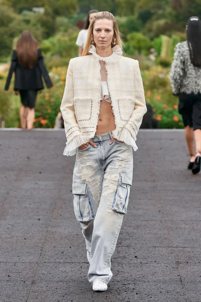 Look 23